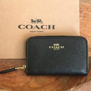 🆕 {COACH} Black Cardholder with Gold Detail.